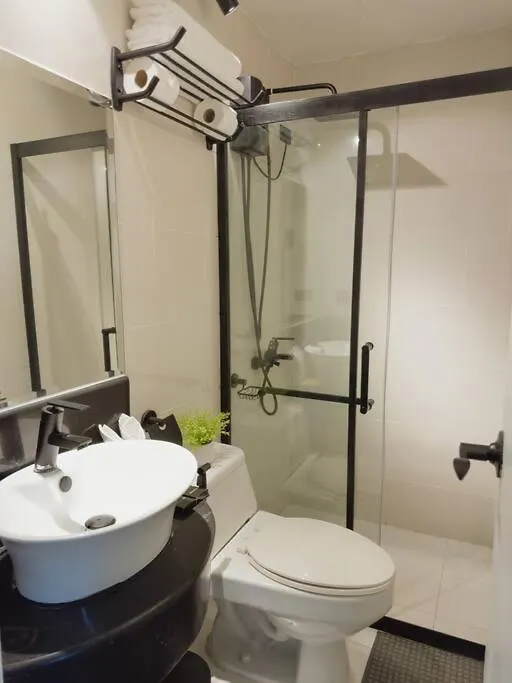 Cozy Apartment In Stamford Executive Residences Manila